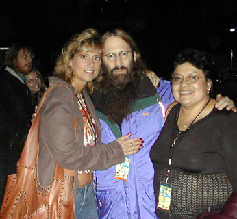 Lori Campana, JDK & Rebecca Bernacke backstage at Aerosmith - Mountain View, CA - November 22nd, 2002